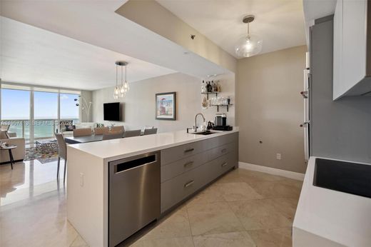Wohnkomplexe in Hallandale Beach, Broward County