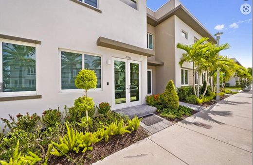 Residential complexes in Doral, Miami-Dade
