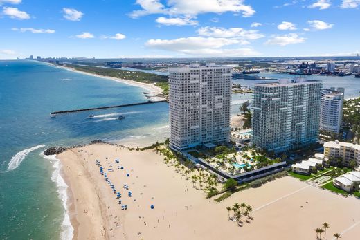 Residential complexes in Fort Lauderdale, Broward County