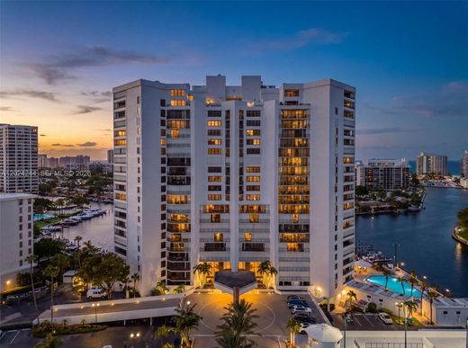 Complexos residenciais - Hallandale Beach, Broward County