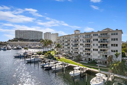 Residential complexes in Pompano Beach, Broward County
