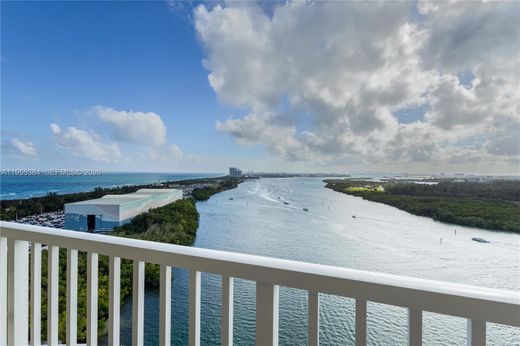 Residential complexes in Sunny Isles Beach, Miami-Dade