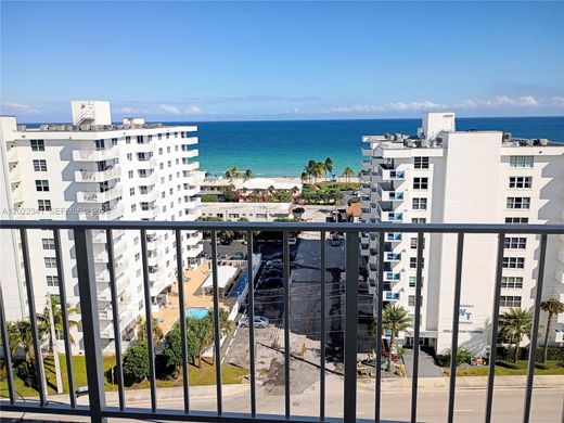 Residential complexes in Hollywood, Broward County