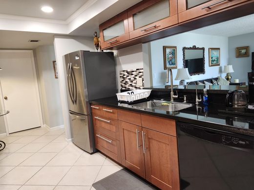 Residential complexes in Delray Beach, Palm Beach