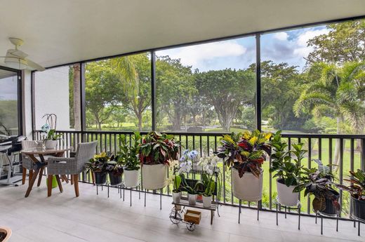 Residential complexes in Boca Raton, Palm Beach