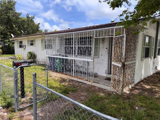 Villa in Miami Heights Trailer Park, Miami-Dade County