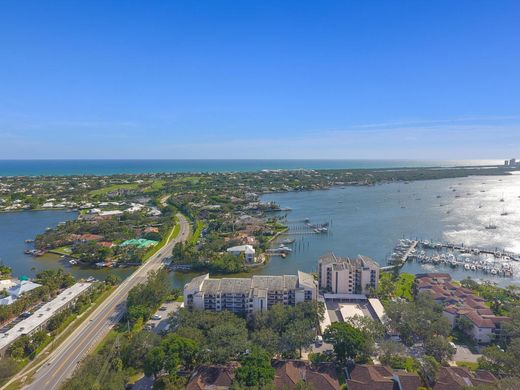 Residential complexes in North Palm Beach, Palm Beach