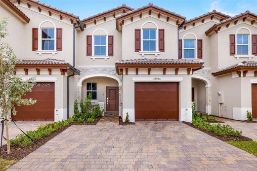 Townhouse in North Miami, Miami-Dade
