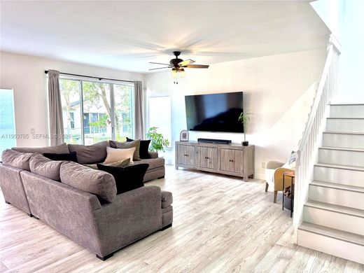 Villa in Pembroke Pines, Broward County