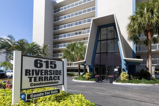 Residential complexes in Pompano Beach, Broward County