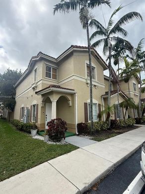 Residential complexes in Doral, Miami-Dade