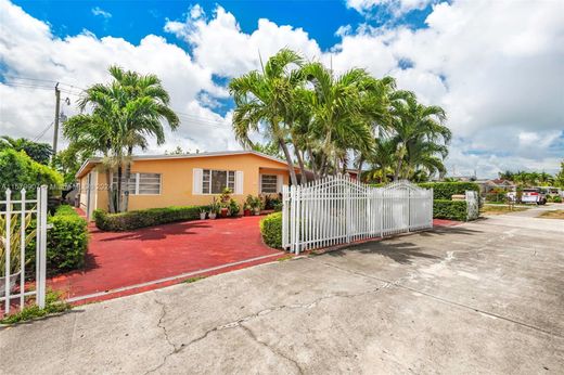 Villa in Hialeah, Miami-Dade