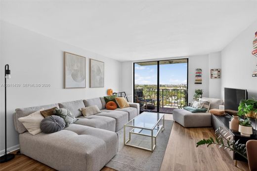 Residential complexes in North Miami, Miami-Dade