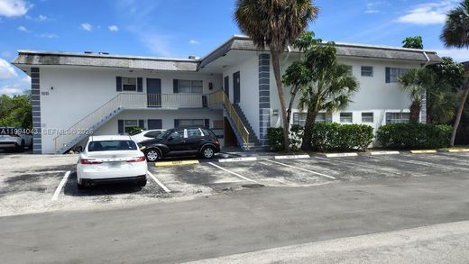 Wohnkomplexe in Deerfield Beach, Broward County
