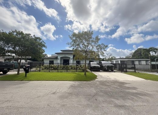 Villa in North Miami, Miami-Dade County