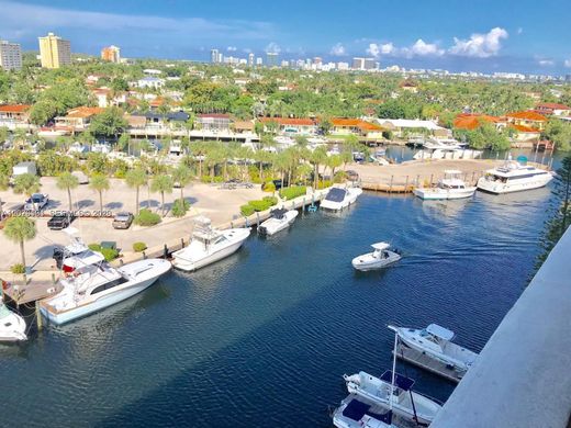 Residential complexes in North Miami, Miami-Dade