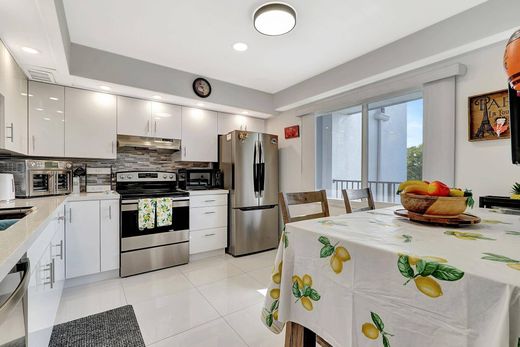 Kamienica w Pembroke Pines, Broward County