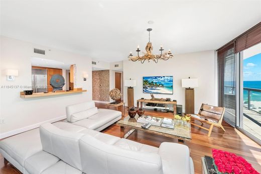 Residential complexes in Miami Beach, Miami-Dade