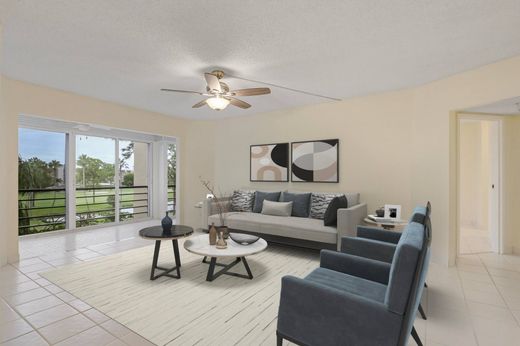 Residential complexes in Greenacres City, Palm Beach