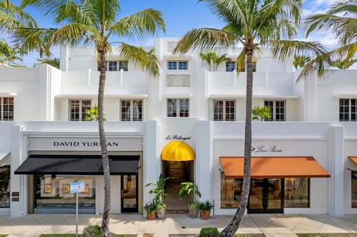 Residential complexes in Palm Beach, Florida