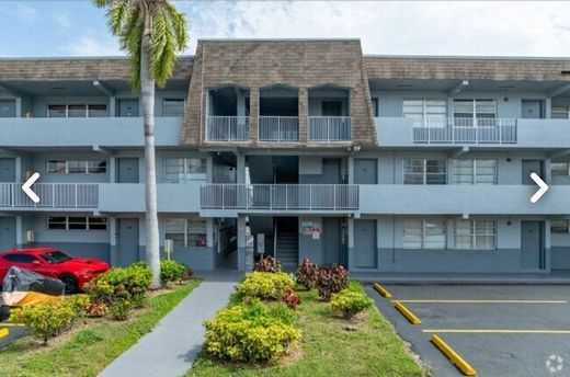 Residential complexes in Miami Terrace Mobile Home, Miami-Dade