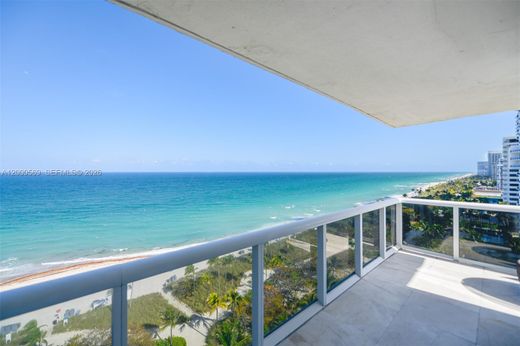 Residential complexes in Bal Harbour, Miami-Dade