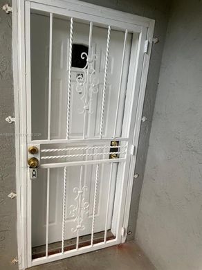 Complesso residenziale a Miami, Miami-Dade County