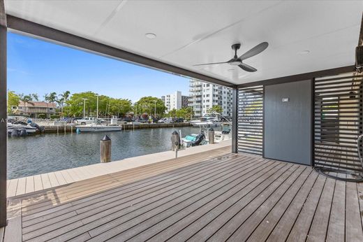 Townhouse in North Miami Beach, Miami-Dade