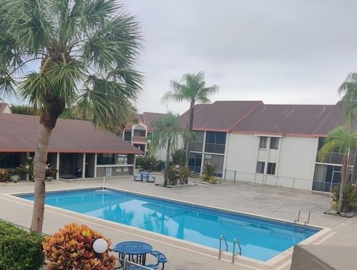 Residential complexes in Margate, Broward County