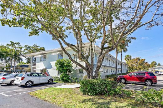 Residential complexes in Delray Beach, Palm Beach