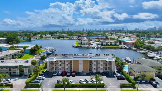 Residential complexes in North Palm Beach, Palm Beach