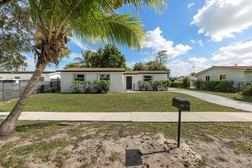 Villa in Hialeah, Miami-Dade