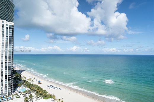 Sunny Isles Beach, Miami-Dade Countyのアパートメント・コンプレックス
