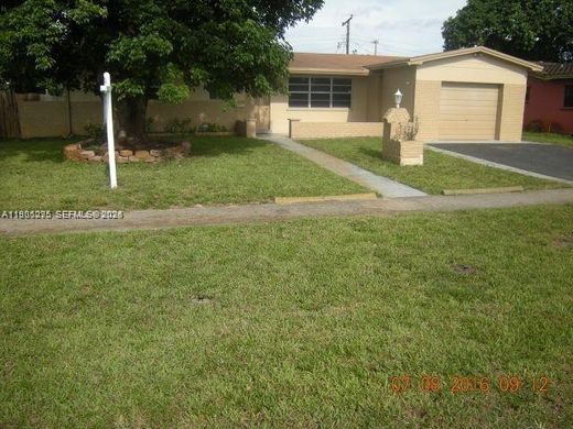 Villa in Pembroke Pines, Broward County