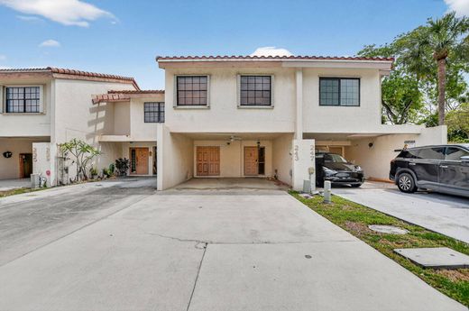 Townhouse in Deerfield Beach, Broward County