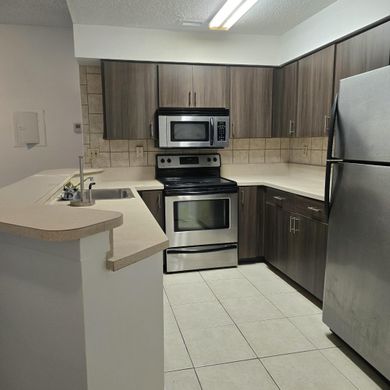 Residential complexes in Fort Lauderdale, Broward County