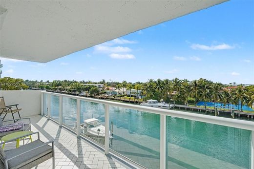 Edificio en Bay Harbor Islands, Miami-Dade County