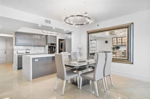 Residential complexes in Hallandale, Broward County