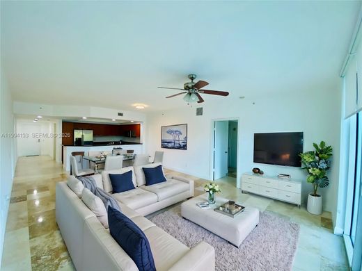 Residential complexes in North Miami, Miami-Dade