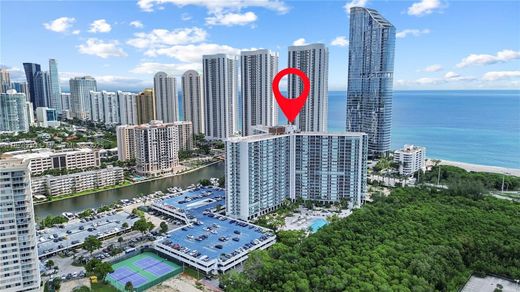 Sunny Isles Beach, Miami-Dade Countyのアパートメント・コンプレックス