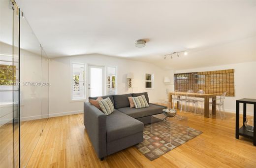 Villa in Coconut Grove, Miami-Dade