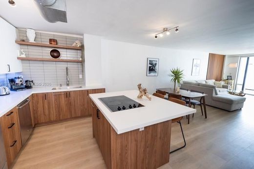 Residential complexes in Miami Beach, Miami-Dade