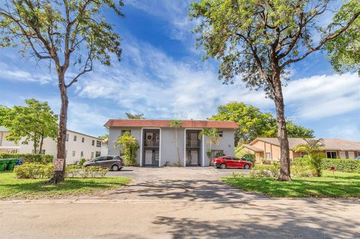 Coral Springs, Broward Countyのアパートメント・コンプレックス