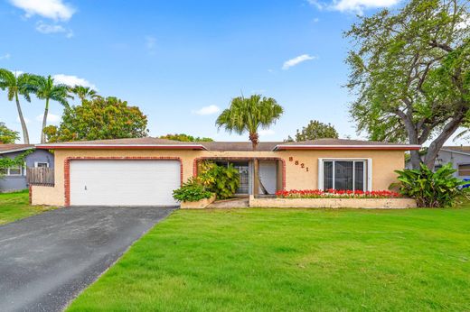 Villa in Pembroke Pines, Broward County