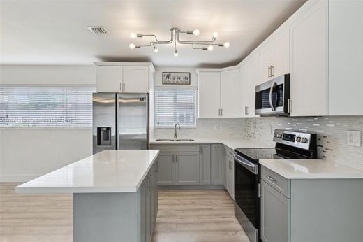 Villa - Hollywood, Broward County