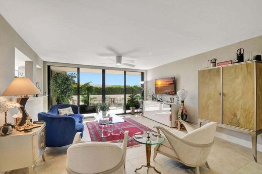 Residential complexes in South Palm Beach, Palm Beach