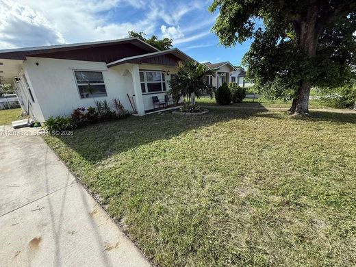 Villa in West Park, Broward County