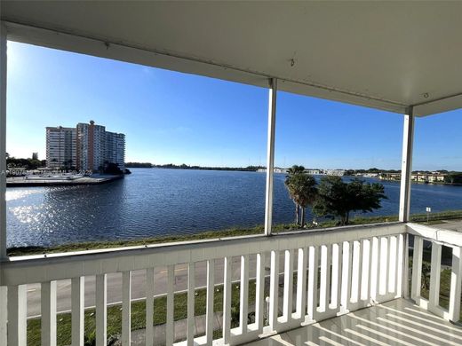 Kamienica w Miami, Miami-Dade County