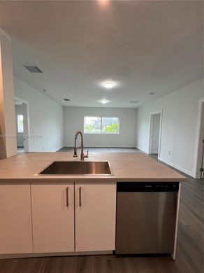 Residential complexes in Miami Heights Trailer Park, Miami-Dade