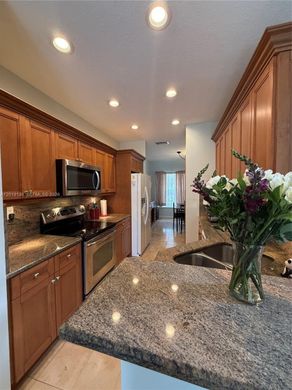 Townhouse in Pembroke Pines, Broward County